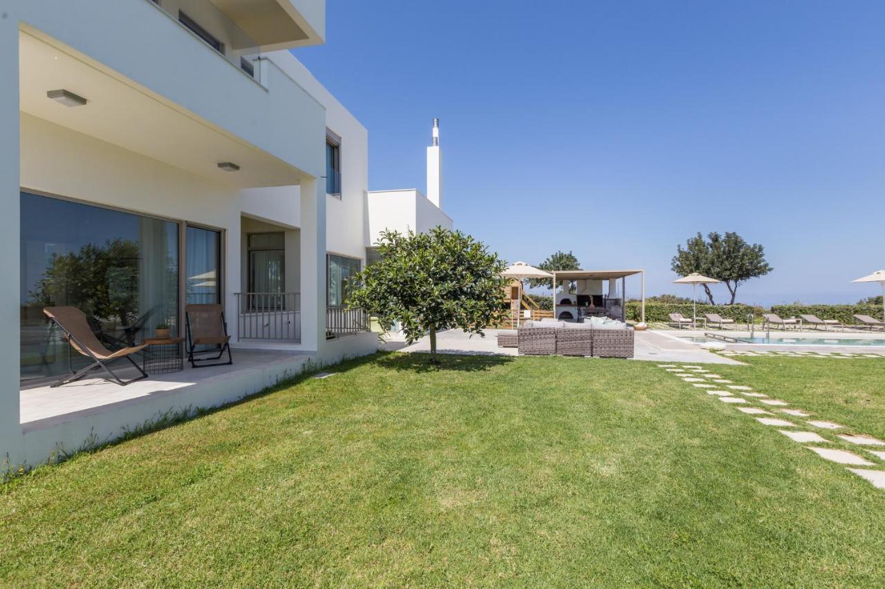 Lux Villa Mia With Heated Pool, 2Km To Beach & Childrens Area! Mikro Metochi Bagian luar foto