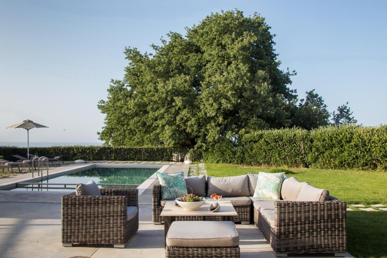Lux Villa Mia With Heated Pool, 2Km To Beach & Childrens Area! Mikro Metochi Bagian luar foto