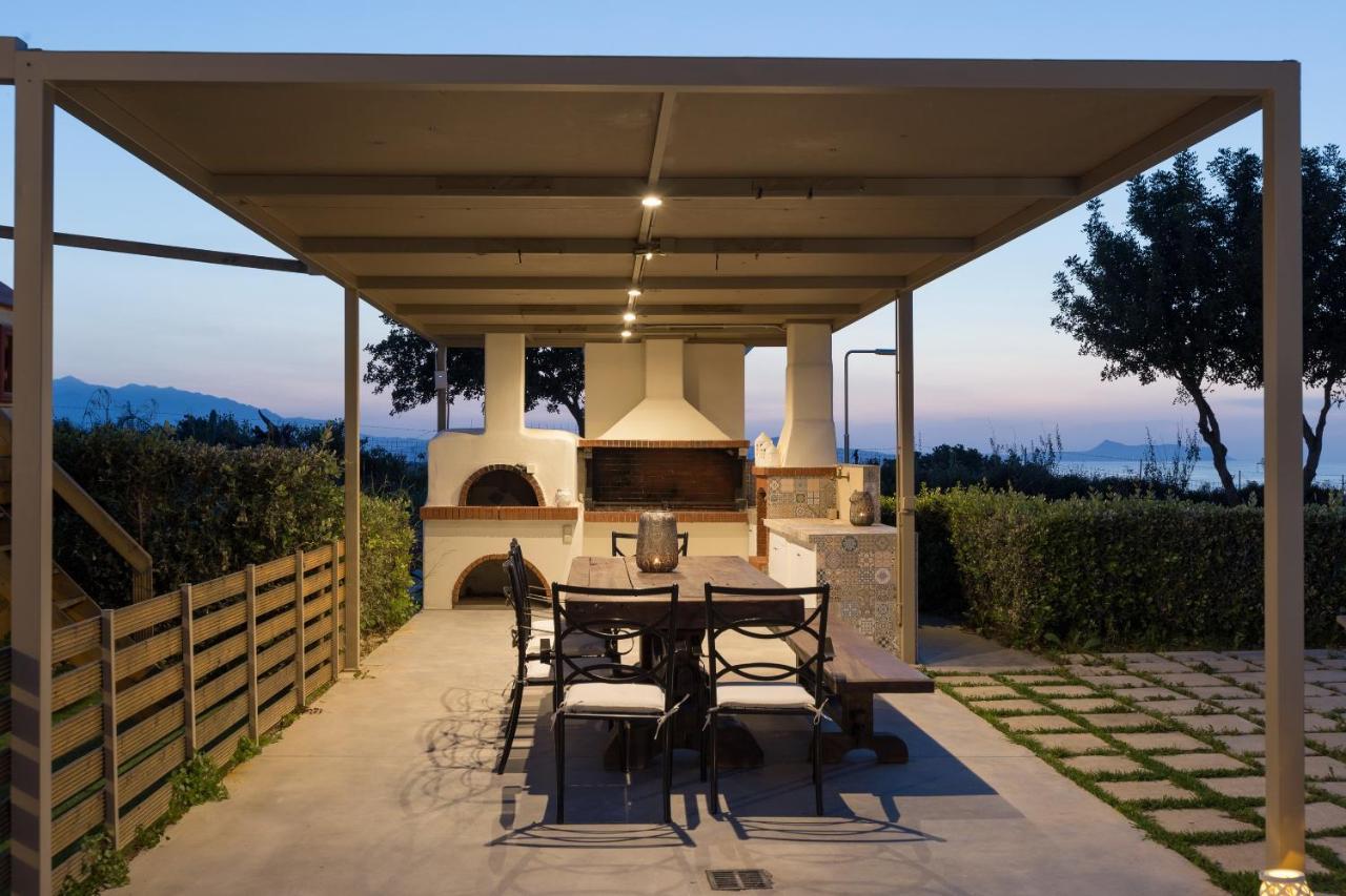 Lux Villa Mia With Heated Pool, 2Km To Beach & Childrens Area! Mikro Metochi Bagian luar foto