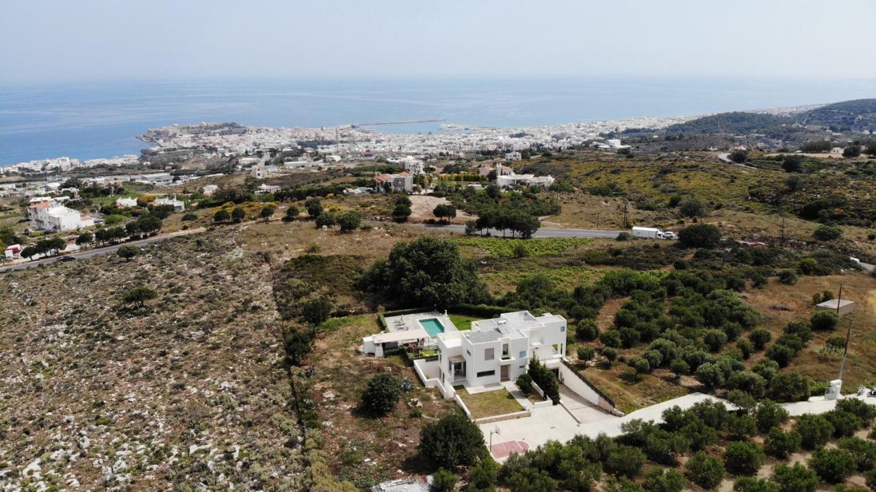 Lux Villa Mia With Heated Pool, 2Km To Beach & Childrens Area! Mikro Metochi Bagian luar foto