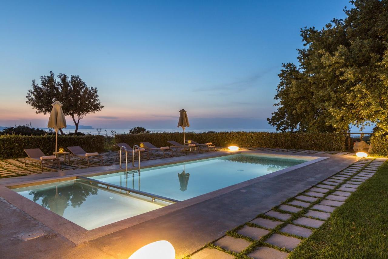 Lux Villa Mia With Heated Pool, 2Km To Beach & Childrens Area! Mikro Metochi Bagian luar foto