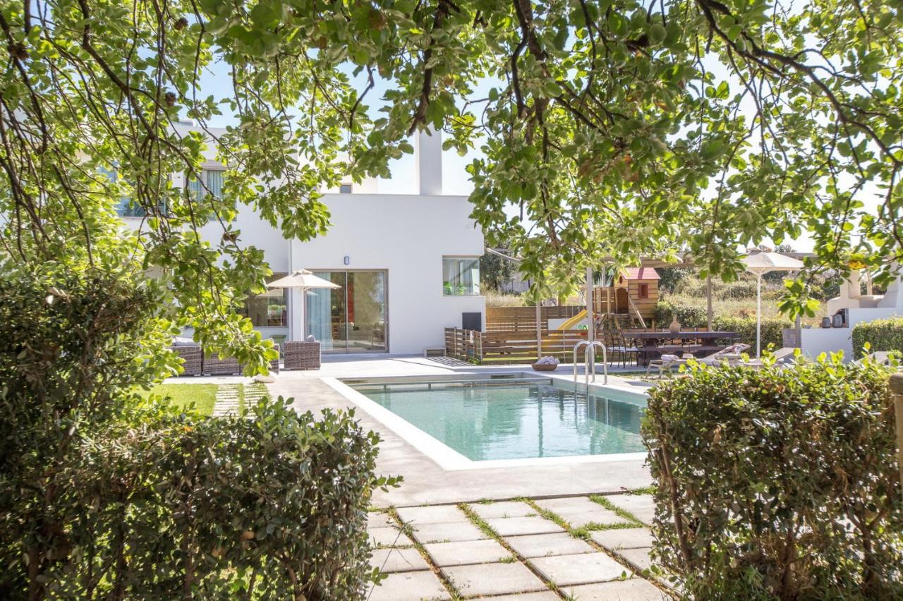 Lux Villa Mia With Heated Pool, 2Km To Beach & Childrens Area! Mikro Metochi Bagian luar foto