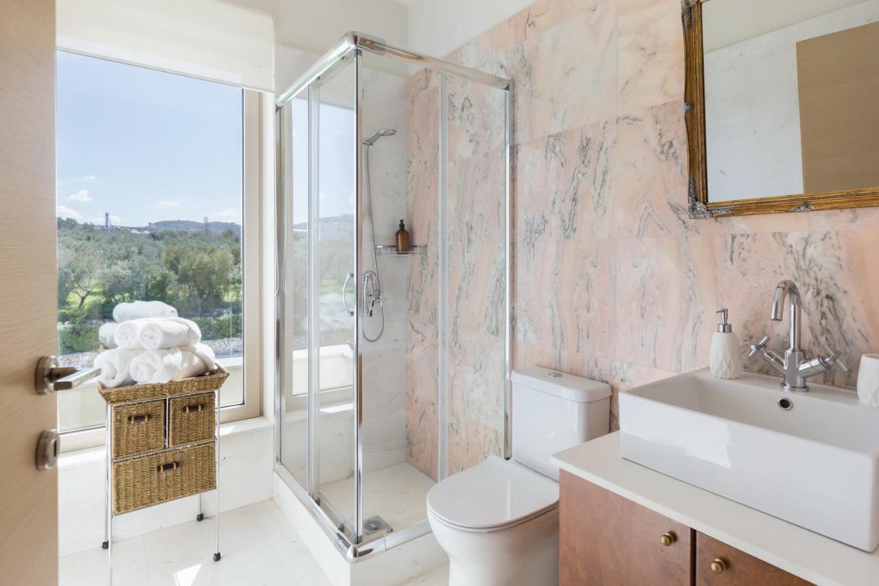 Lux Villa Mia With Heated Pool, 2Km To Beach & Childrens Area! Mikro Metochi Bagian luar foto