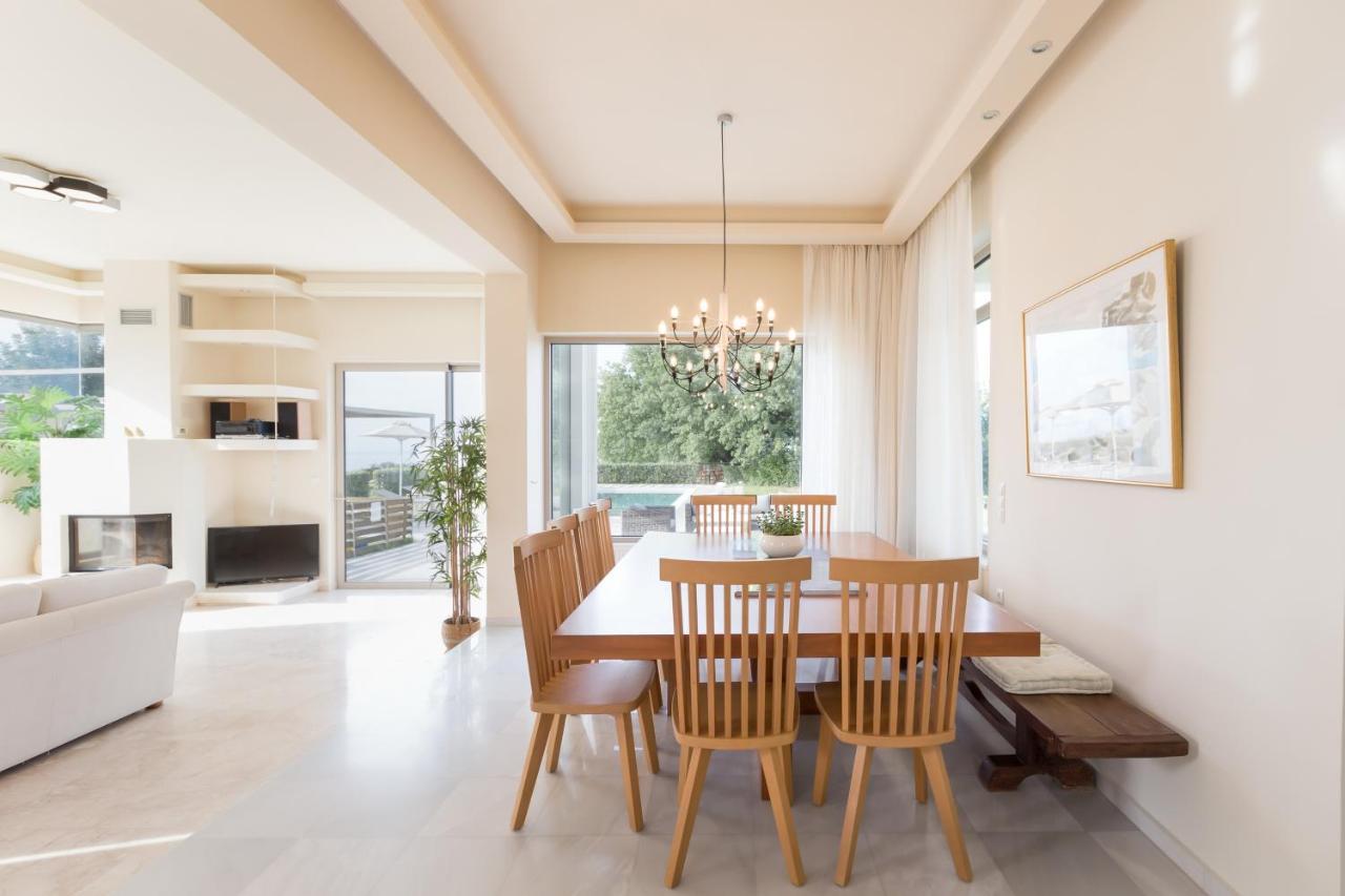 Lux Villa Mia With Heated Pool, 2Km To Beach & Childrens Area! Mikro Metochi Bagian luar foto