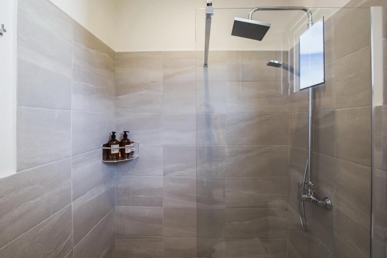 Lux Villa Mia With Heated Pool, 2Km To Beach & Childrens Area! Mikro Metochi Bagian luar foto